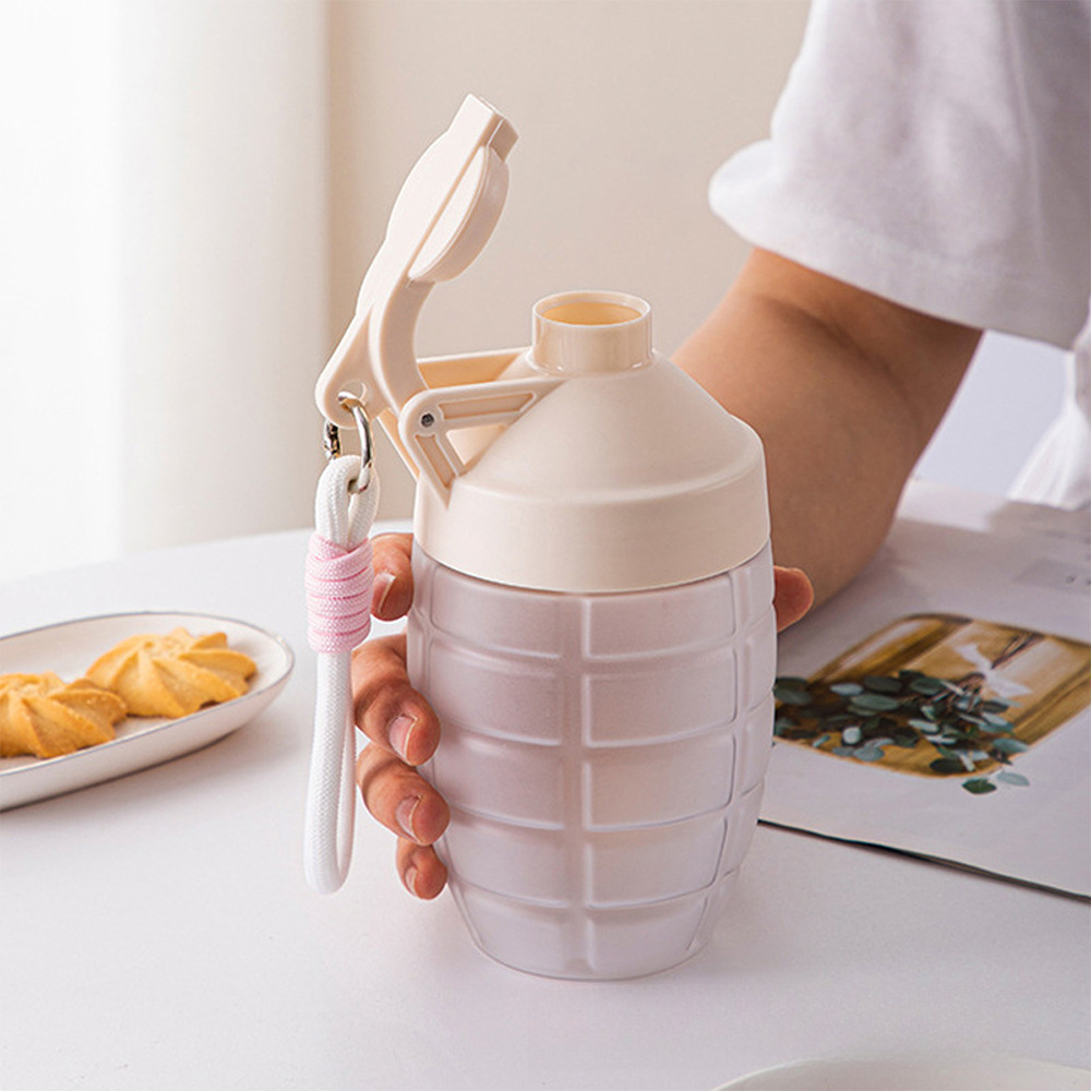 Nutrition For Fitness - 600ml大容量スポーツウォーターボトル、プロテインシェイクやフィットネス栄養混合用、漏れ防止蓋付きジムシェイカーカップ